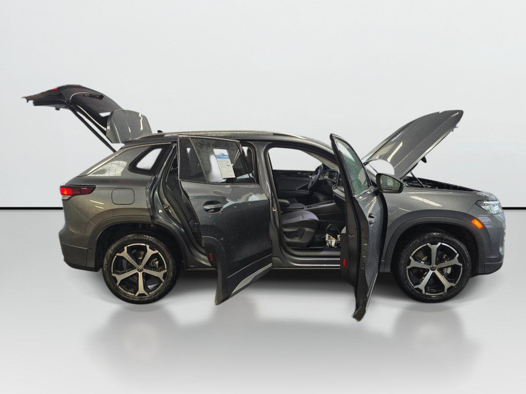 New 2026 Volkswagen Tiguan SE AWD/4WD image 10