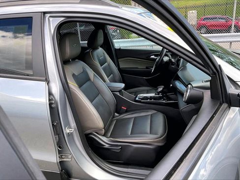 Used 2024 Chevrolet Trax ACTIV w/ Driver Confidence Package FWD image 11