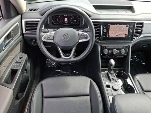 Used 2022 Volkswagen Atlas SEL R-Line AWD/4WD image 11