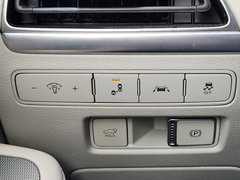 Used 2022 Hyundai Palisade Calligraphy image 32