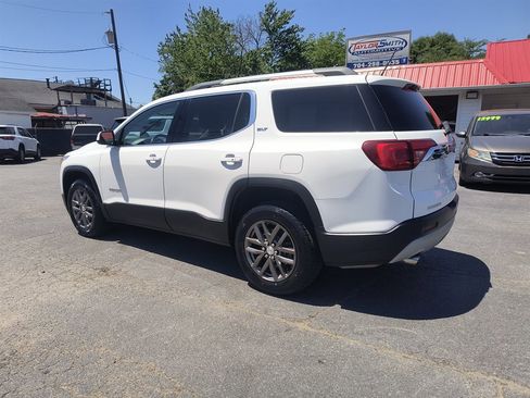 Used 2018 GMC Acadia SLT FWD image 3