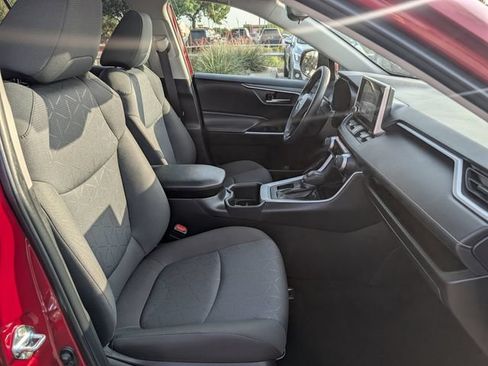 Certified 2025 Toyota RAV4 XLE w/ Convenience Package FWD image 33