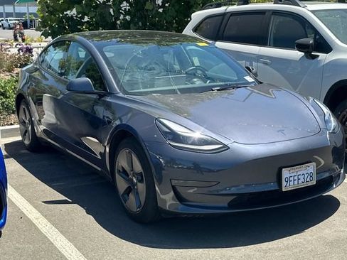 Used 2023 Tesla Model 3 Standard Range RWD image 2