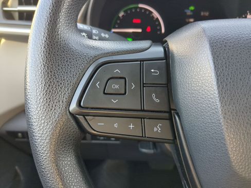 Used 2024 Toyota Sienna LE image 19