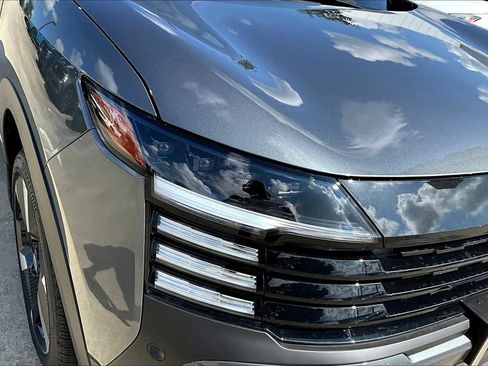 New 2025 Nissan Kicks SR image 19