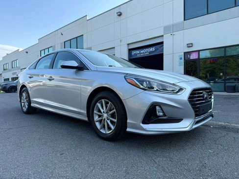 Used 2018 Hyundai Sonata SE FWD image 2