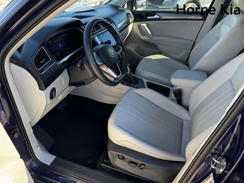 Used 2023 Volkswagen Tiguan SE image 9