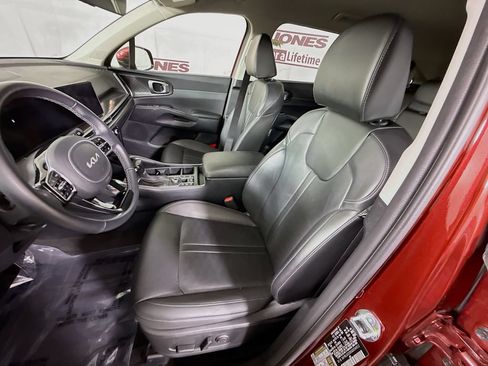 Used 2025 Kia Sorento S AWD/4WD image 25