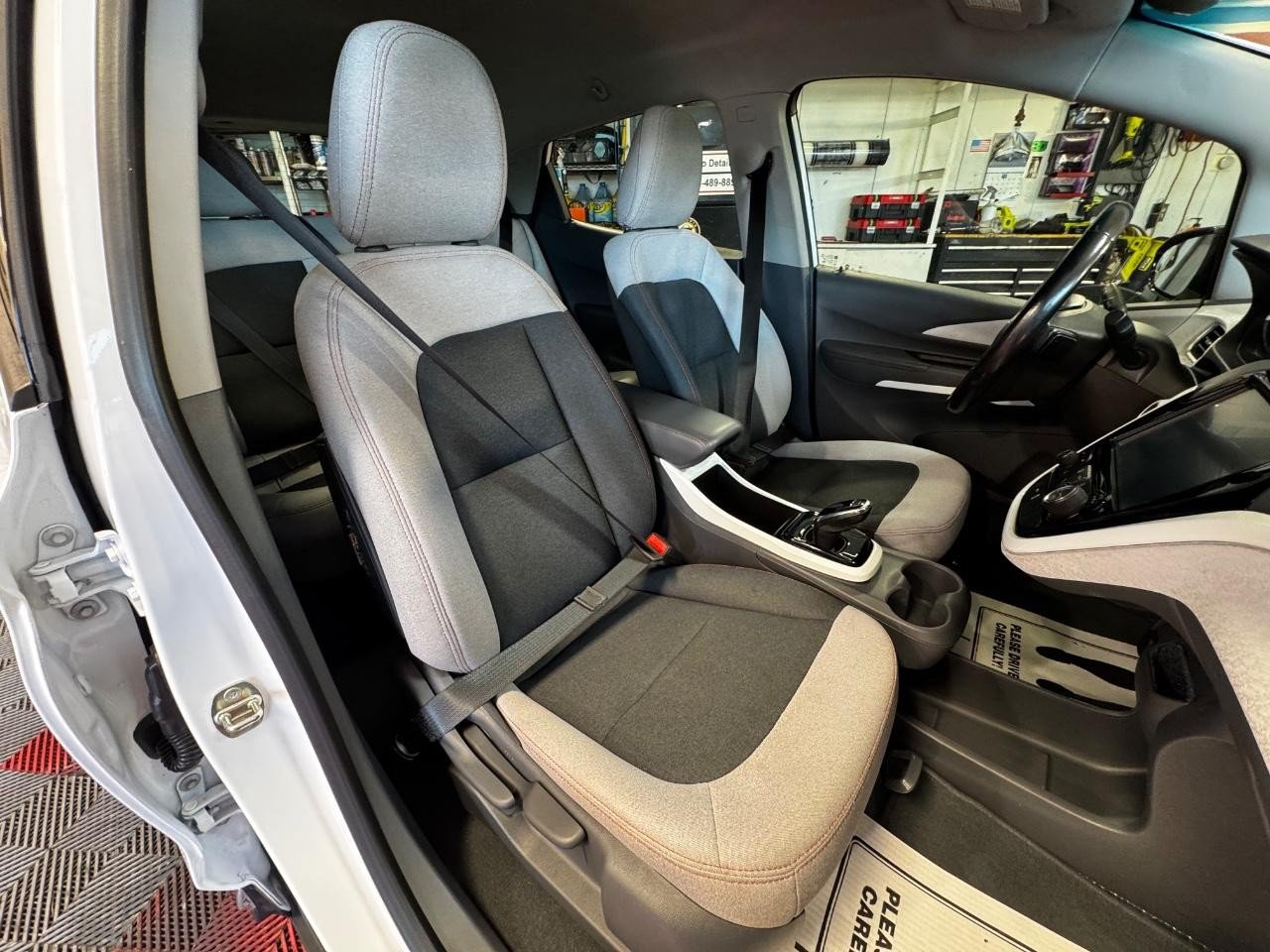 Used 2021 Chevrolet Bolt LT FWD image 9
