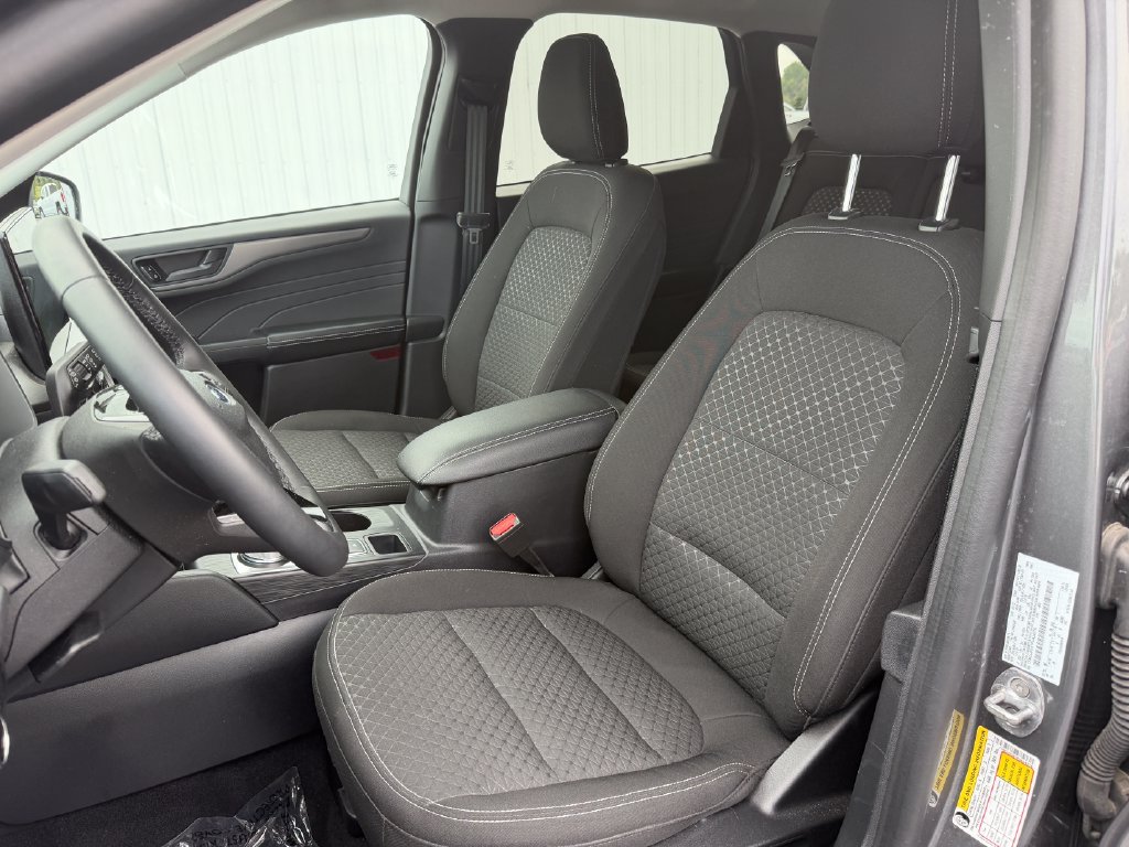 Used 2023 Ford Escape Active w/ Tech Pack #1 AWD/4WD image 19