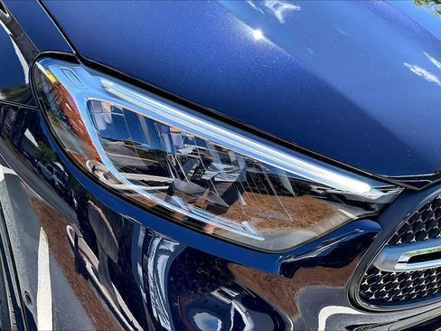 Used 2024 Mercedes-Benz GLC 300 4MATIC image 28