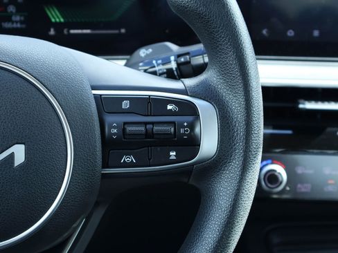 Used 2025 Kia K5 LXS image 23