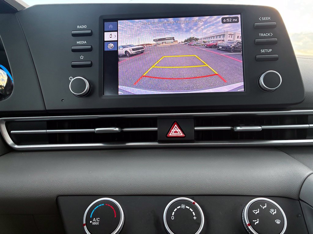 Certified 2026 Hyundai Elantra SE FWD image 14