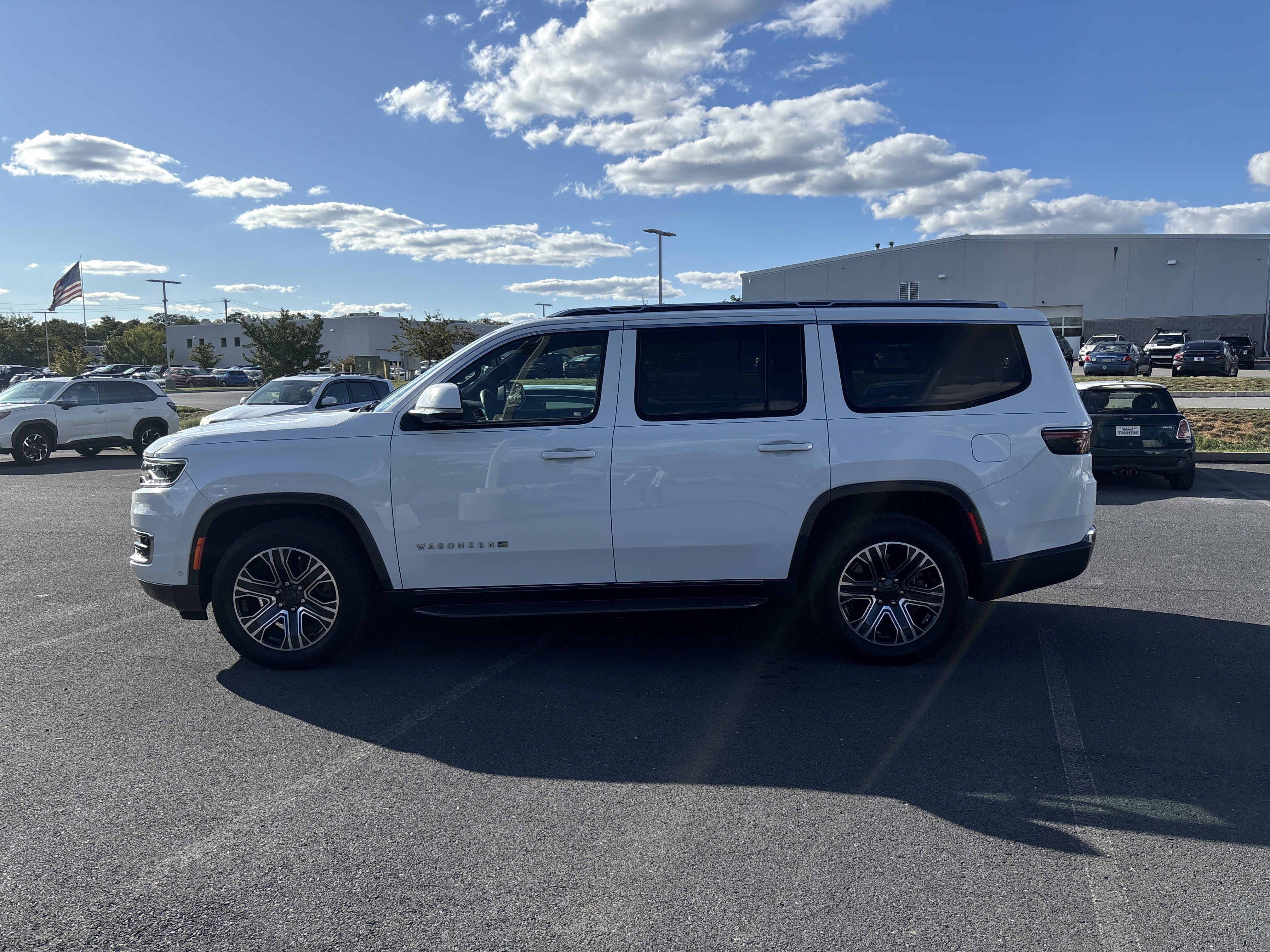 Used 2022 Jeep Wagoneer Series III AWD/4WD image 18