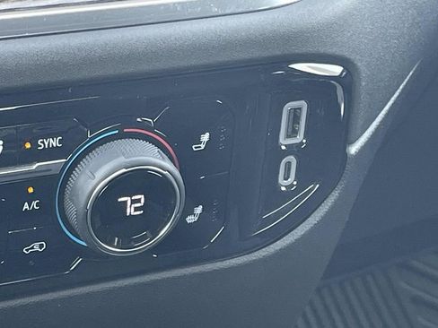 Used 2024 Chevrolet Silverado 1500 LT image 22