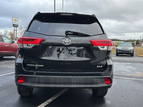 Used 2017 Toyota Highlander FWD V6 image 6