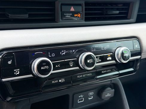 Used 2025 Honda Pilot EX-L image 15