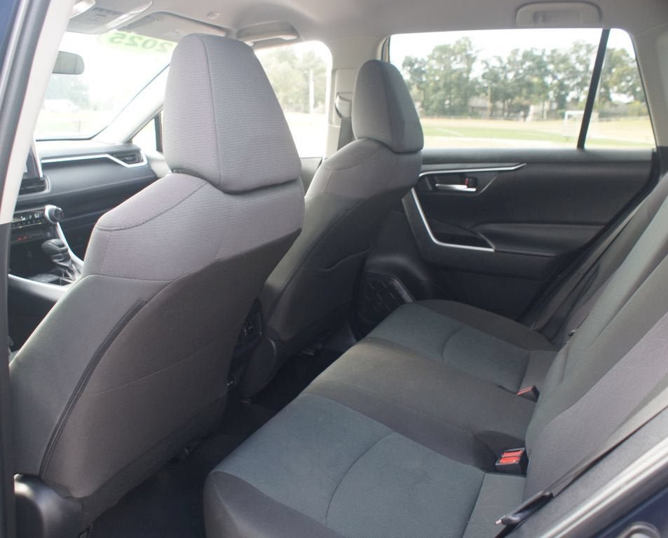Used 2025 Toyota RAV4 XLE AWD/4WD image 14