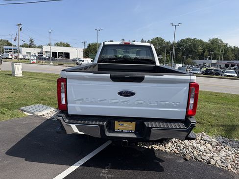 Certified 2025 Ford F250 XL w/ XL Off-Road Package AWD/4WD image 4