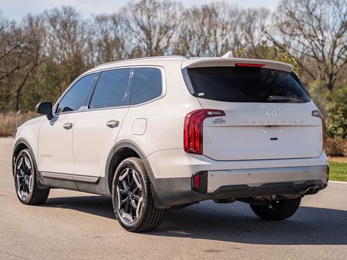 Used 2023 Kia Telluride S image 5