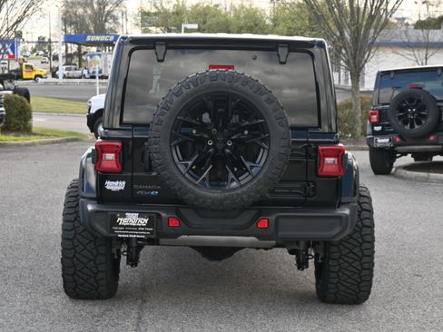 Used 2025 Jeep Wrangler Sahara w/ Safety Group image 12