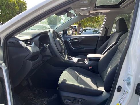 Used 2023 Toyota RAV4 XLE w/ Convenience Package FWD image 6