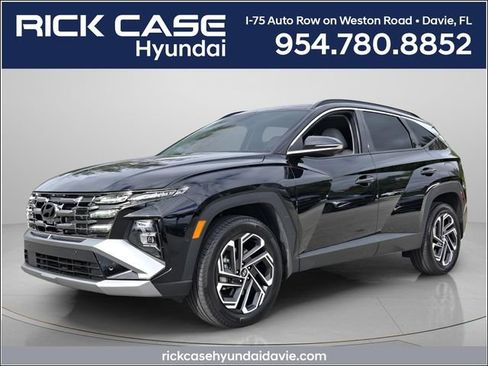 Used 2025 Hyundai Tucson Limited AWD/4WD image 1