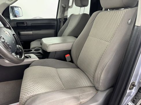 Used 2011 Toyota Tundra 4x4 Double Cab w/ TRD Off-Road Pkg image 28