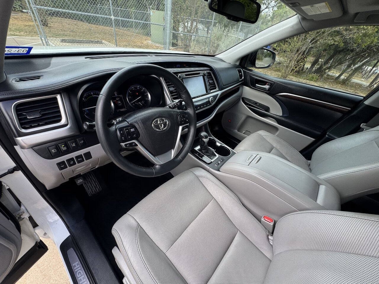 Used 2016 Toyota Highlander Limited Platinum AWD/4WD image 38