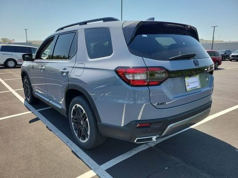 New 2026 Honda Pilot Touring image 14