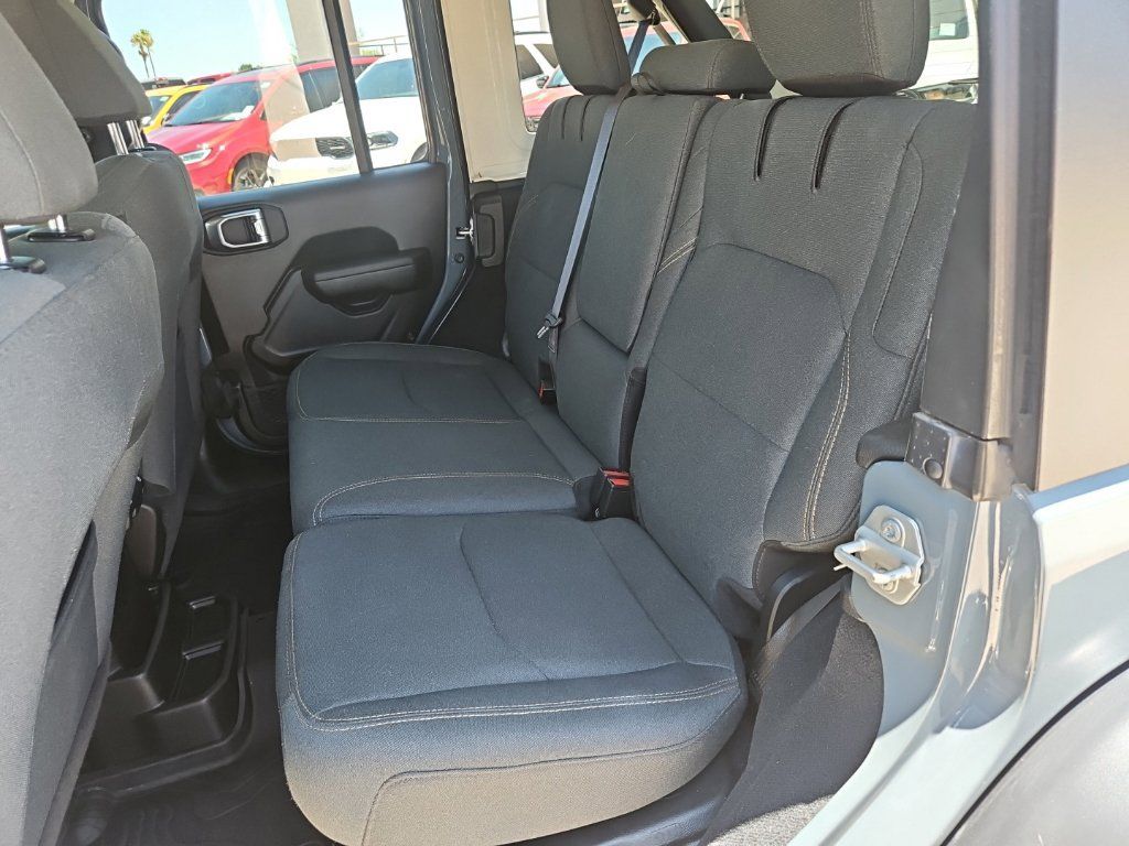 Used 2024 Jeep Wrangler Unlimited AWD/4WD image 21