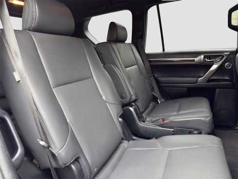 Used 2023 Lexus GX 460 Premium w/ Accessory Package image 18