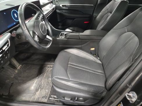 Used 2025 Hyundai Sonata Limited FWD image 13