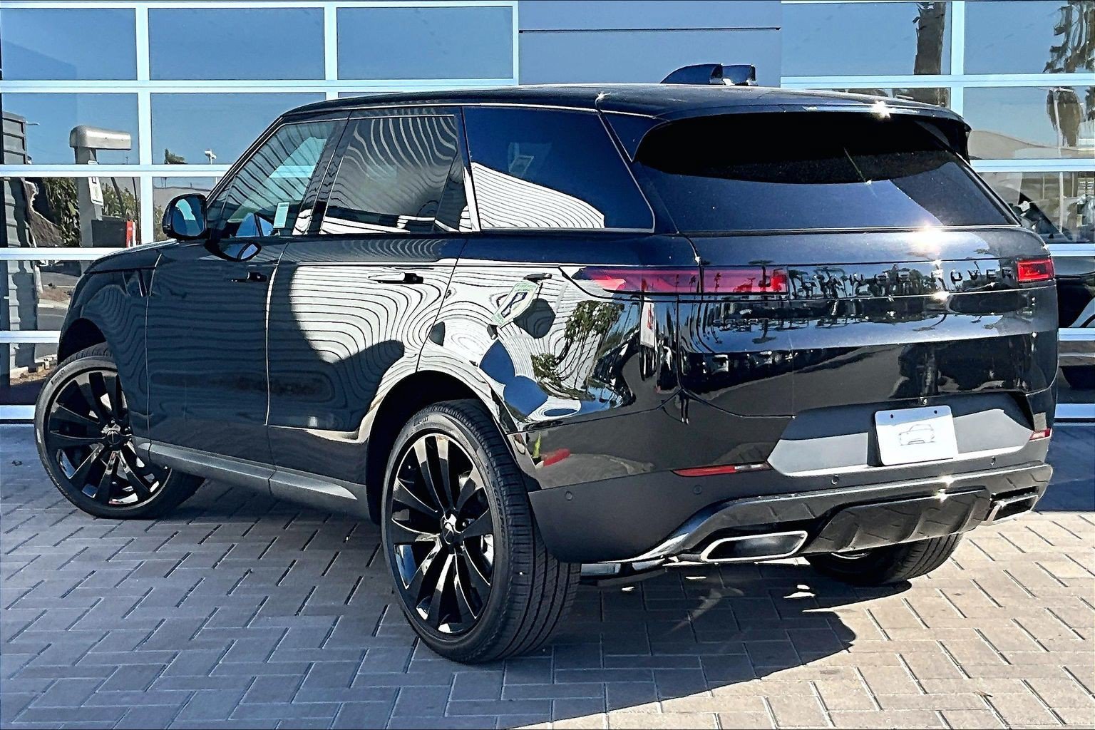 New 2027 Land Rover Range Rover Sport SE AWD/4WD image 3