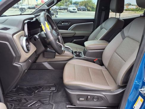 Used 2024 Chevrolet Colorado ZR2 w/ ZR2 Convenience Package III AWD/4WD image 22