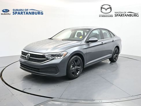 Used 2023 Volkswagen Jetta SE FWD image 3