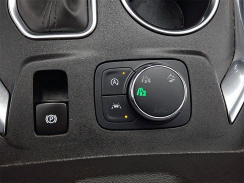 Certified 2023 Chevrolet Traverse LT w/ LT Premium Package image 27