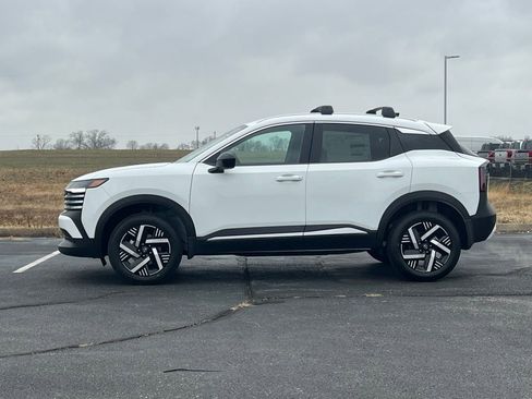 New 2026 Nissan Kicks SV w/ Cold Weather Package FWD image 8