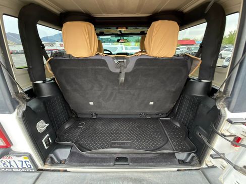 Used 2018 Jeep Wrangler Sport AWD/4WD image 14