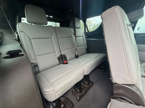 Used 2022 GMC Yukon XL SLT AWD/4WD image 4