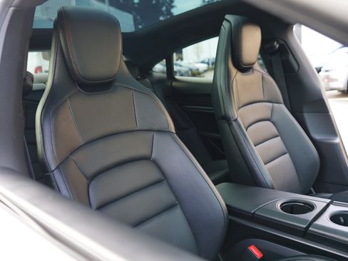 Used 2021 Porsche Taycan 4S image 26