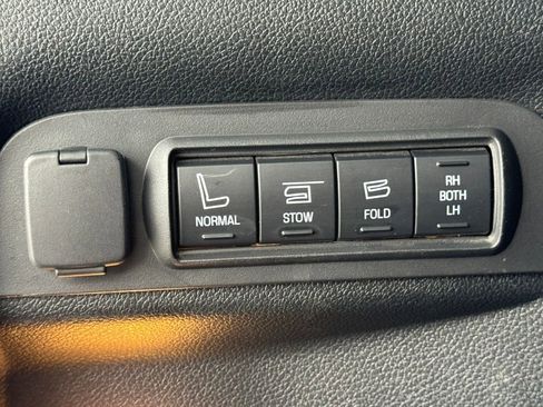 Used 2018 Ford Explorer Platinum image 34