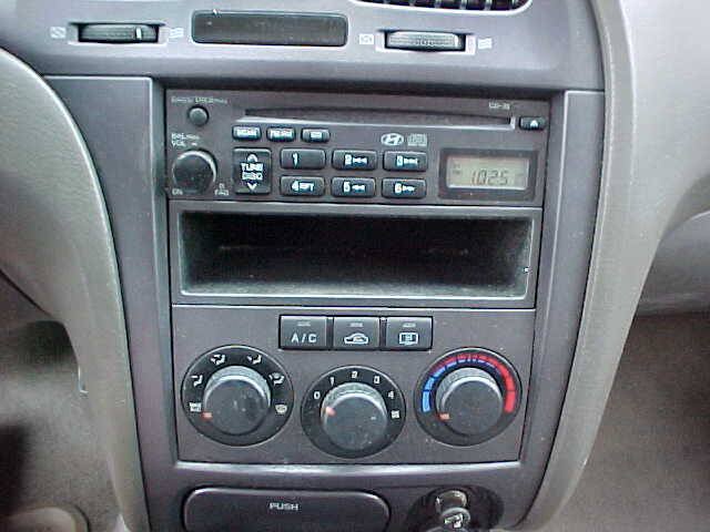 Used 2005 Hyundai Elantra GLS FWD image 23