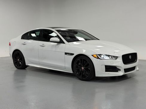 Used 2017 Jaguar XE R-Sport image 5