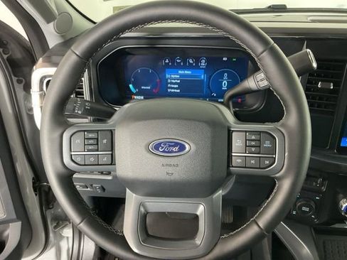 Used 2025 Ford F350 Lariat w/ Black Appearance Package image 19