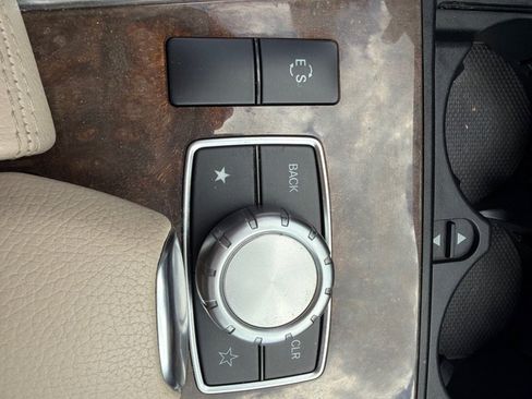 Used 2014 Mercedes-Benz E 350 4MATIC Sedan w/ Premium 1 Package image 19