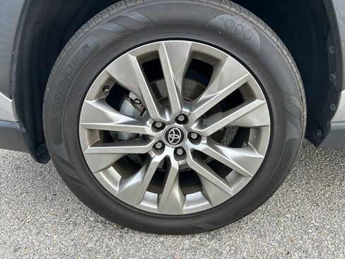 Certified 2023 Toyota RAV4 XLE Premium AWD/4WD image 10