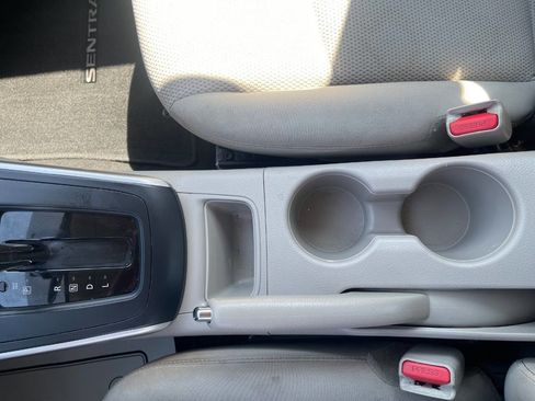 Used 2017 Nissan Sentra S image 17