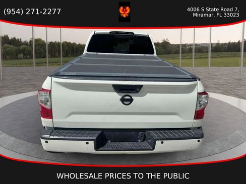 Used 2019 Nissan Titan SV w/ SV Convenience Package AWD/4WD image 7
