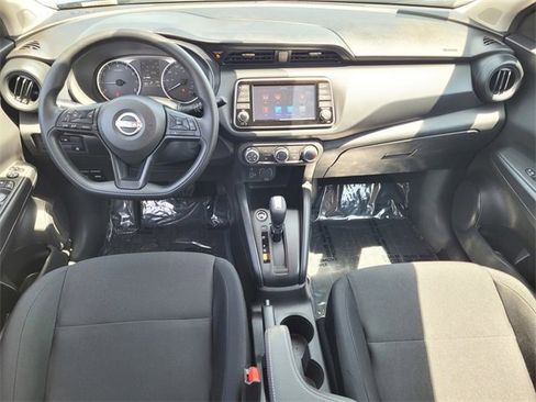New 2025 Nissan Kicks Play S image 7